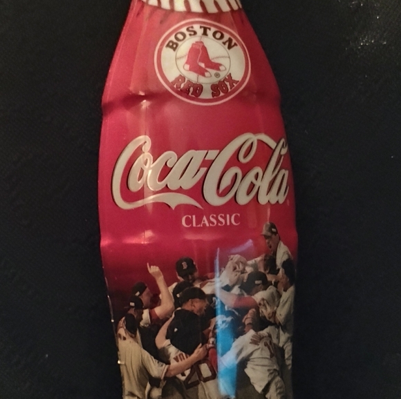 2004 World Champions COCA-COLA CLASSIC COLLECTOR'S BOTTLE! UNOPENED & MINT! - Picture 8 of 8